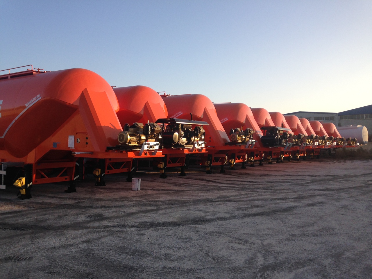 NURSAN Steel W Type Silo - Полуприцеп цистерна для сыпучих грузов: фото 4 NURSAN Steel W Type Silo - Полуприцеп цистерна для сыпучих грузов: фото 4