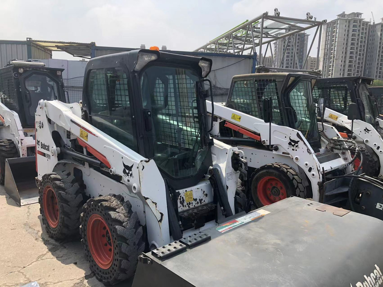 BOBCAT S550 - Мини-погрузчик с бортовым поворотом: фото 5 BOBCAT S550 - Мини-погрузчик с бортовым поворотом: фото 5