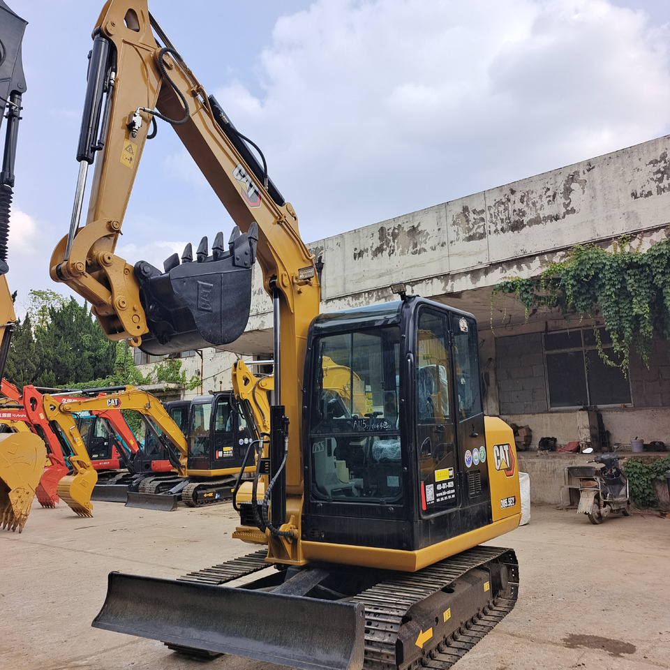 CAT 305.5 E2 - Мини-экскаватор: фото 2 CAT 305.5 E2 - Мини-экскаватор: фото 2
