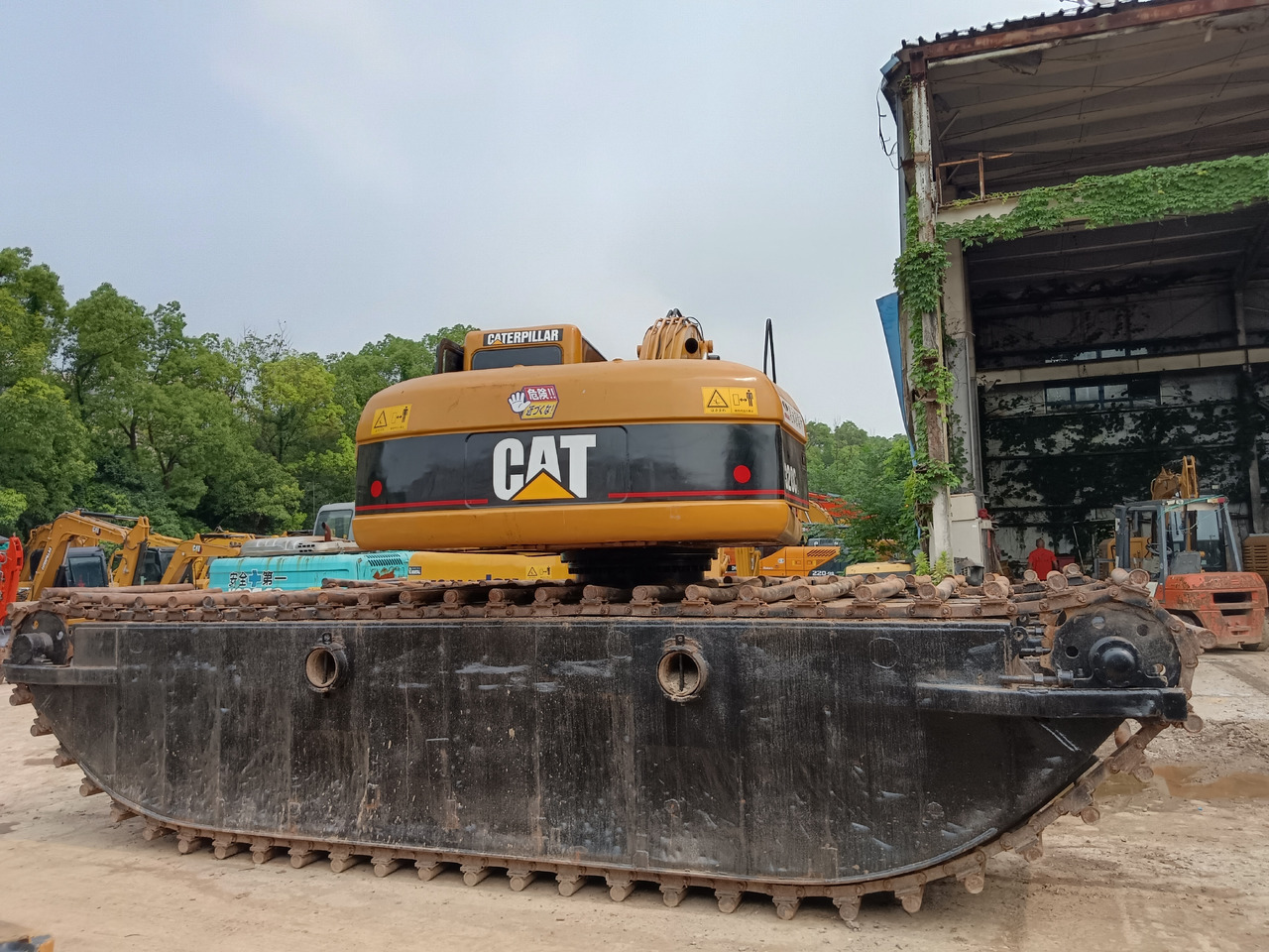 CAT 320CL DREDGER 320 BL Customizable - Водный экскаватор: фото 3 CAT 320CL DREDGER 320 BL Customizable - Водный экскаватор: фото 3