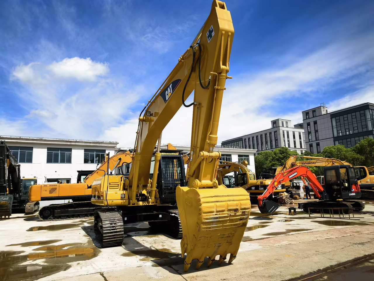 CAT 325C - Гусеничный экскаватор: фото 2 CAT 325C - Гусеничный экскаватор: фото 2