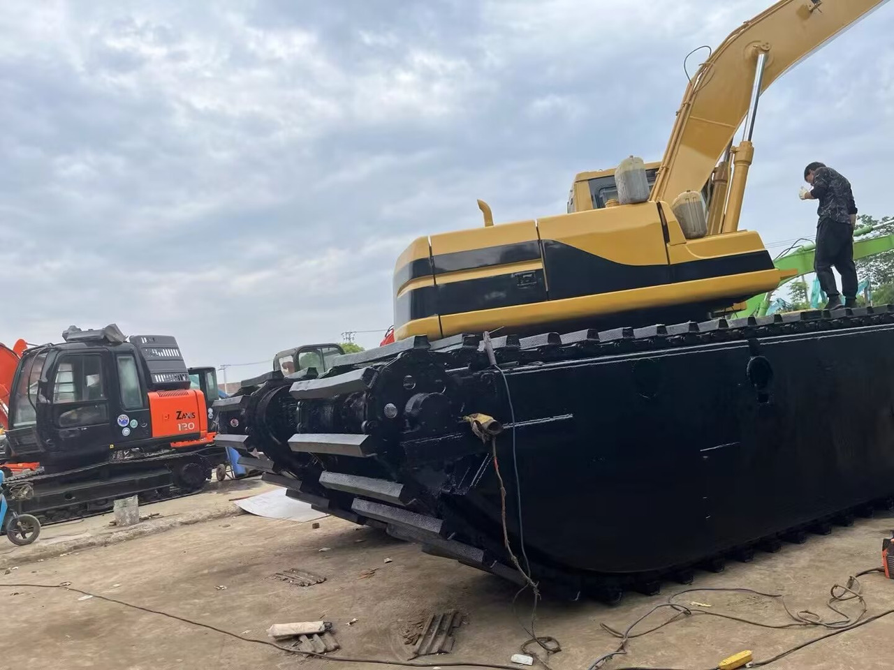 CATERPILLAR 320 BL 18 METER EXTENDED ARM CUSTOMIZABLE DREDGER - Водный экскаватор: фото 2 CATERPILLAR 320 BL 18 METER EXTENDED ARM CUSTOMIZABLE DREDGER - Водный экскаватор: фото 2