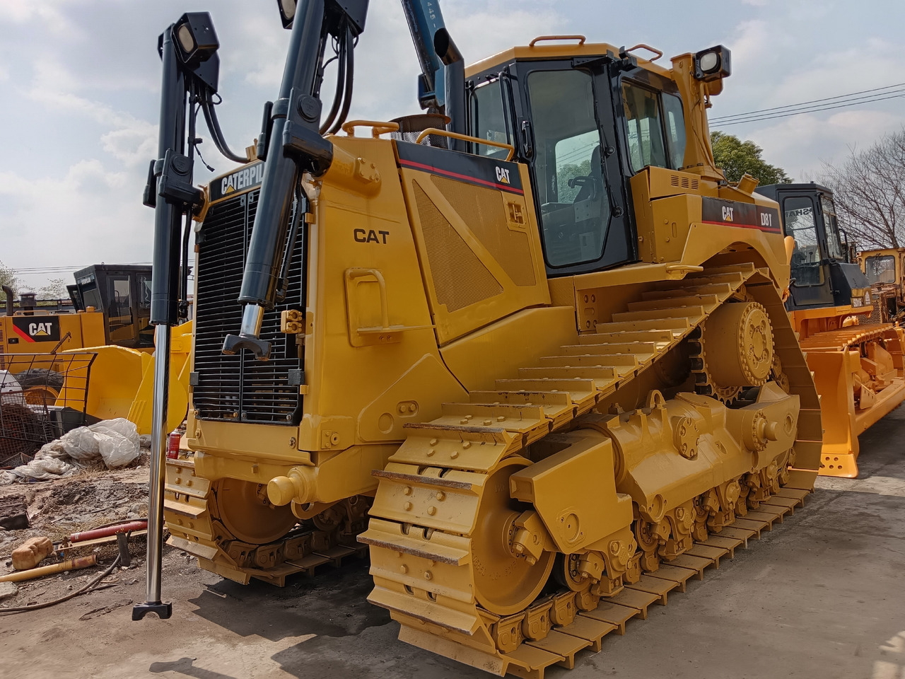 CATERPILLAR D8T CAT D 8 T - Бульдозер: фото 1 CATERPILLAR D8T CAT D 8 T - Бульдозер: фото 1