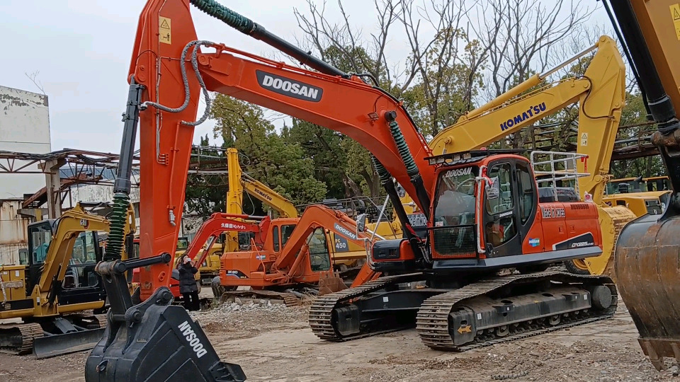 DOOSAN DX225LCA LC - 9C - Гусеничный экскаватор: фото 5 DOOSAN DX225LCA LC - 9C - Гусеничный экскаватор: фото 5