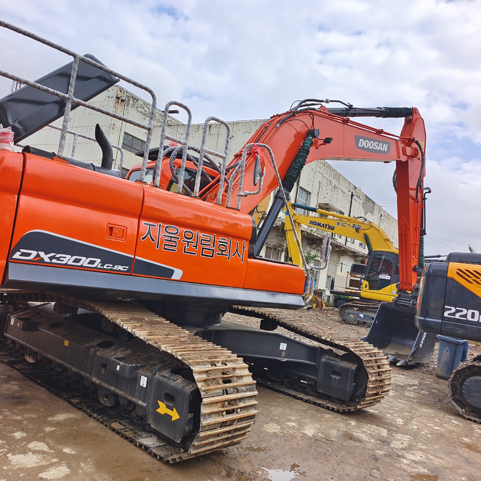 DOOSAN DX300 LCA DX300LC-9C - Гусеничный экскаватор: фото 4 DOOSAN DX300 LCA DX300LC-9C - Гусеничный экскаватор: фото 4