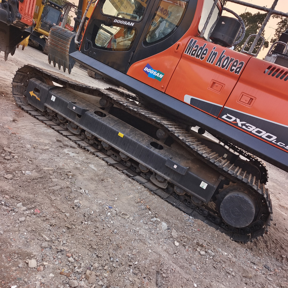 DOOSAN DX300 LCA DX300LC-9C - Гусеничный экскаватор: фото 3 DOOSAN DX300 LCA DX300LC-9C - Гусеничный экскаватор: фото 3