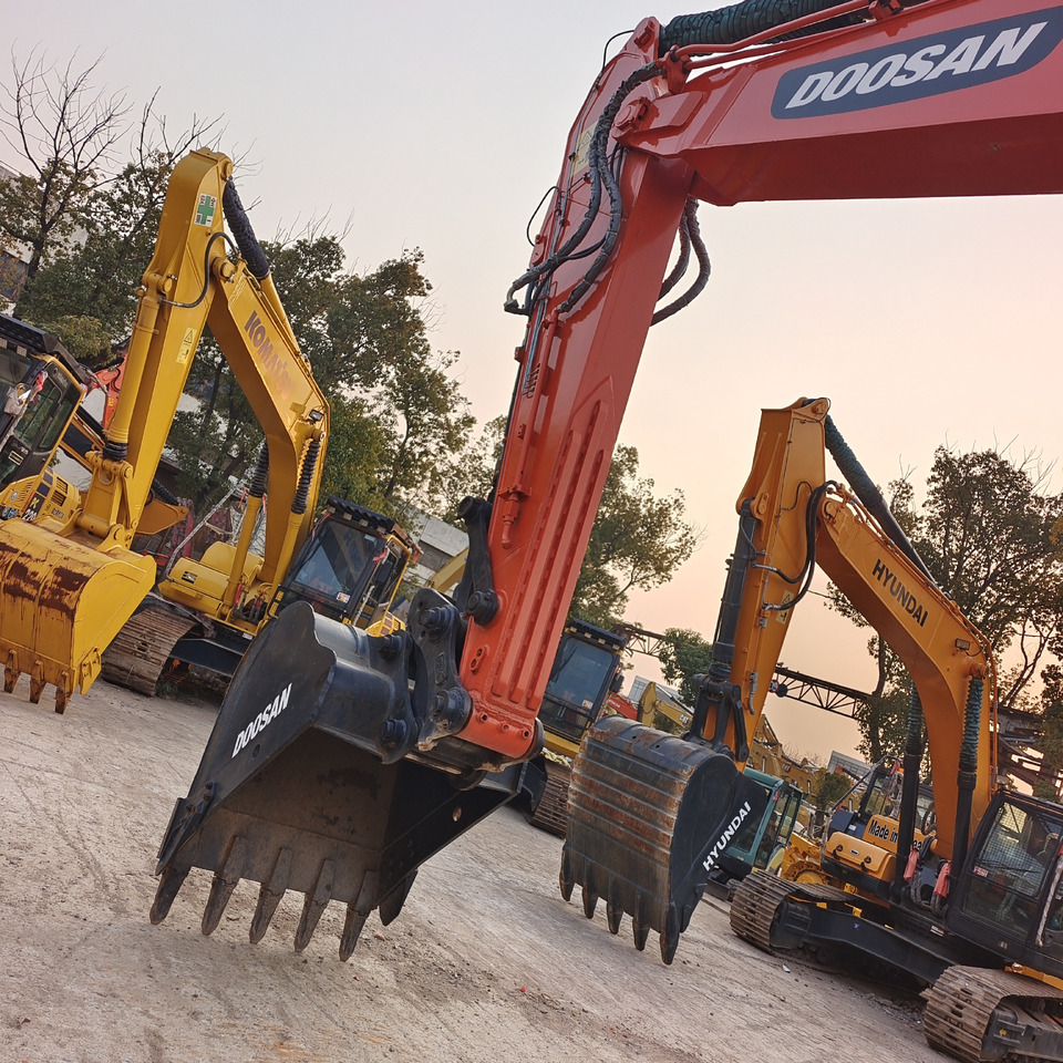 DOOSAN DX300LC-9C DX300 LCA - Гусеничный экскаватор: фото 4 DOOSAN DX300LC-9C DX300 LCA - Гусеничный экскаватор: фото 4