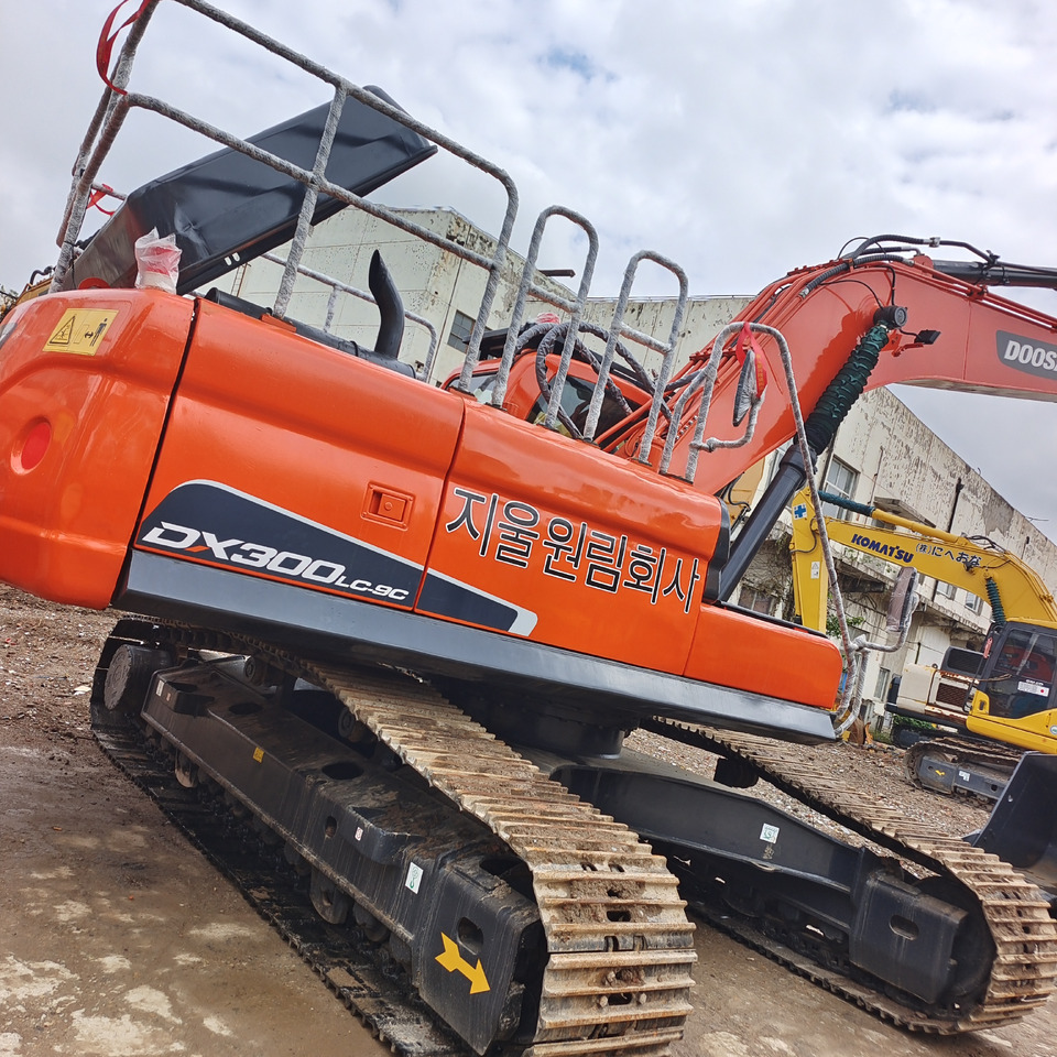 DOOSAN DX300LC-9C DX300 LCA - Гусеничный экскаватор: фото 2 DOOSAN DX300LC-9C DX300 LCA - Гусеничный экскаватор: фото 2