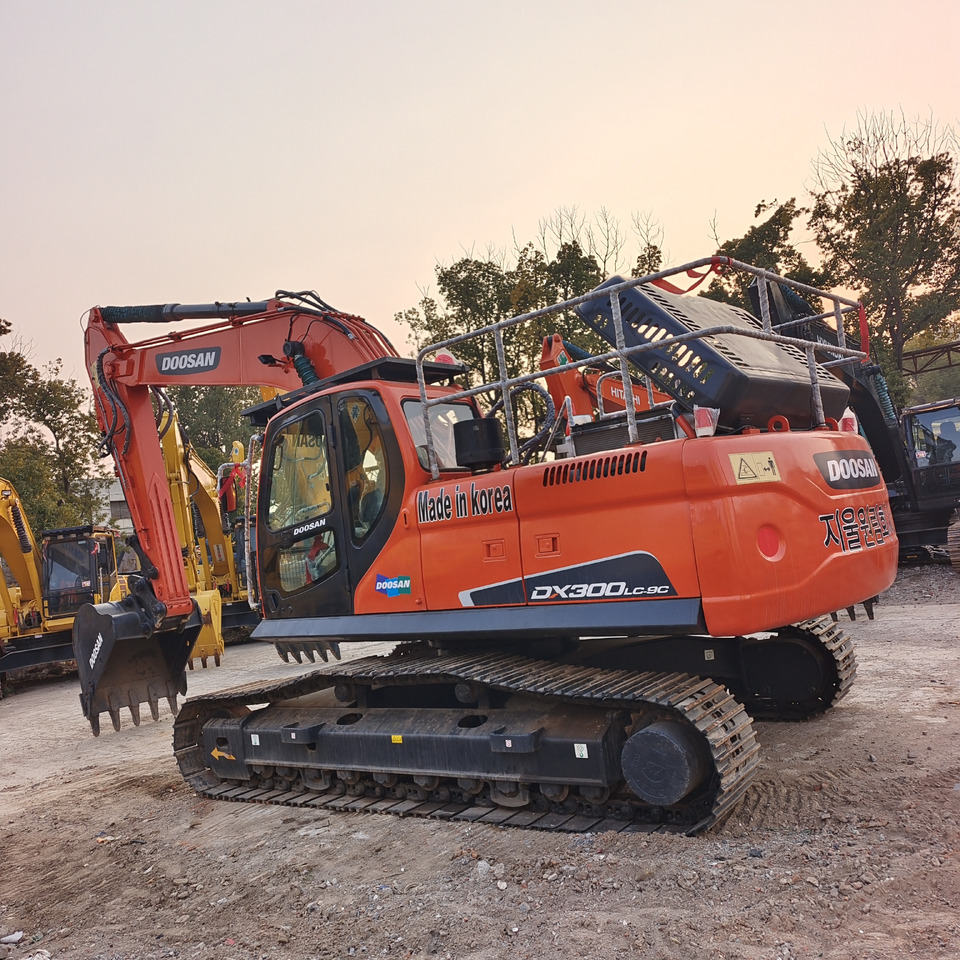 Гусеничный экскаватор DOOSAN DX300LC-9C DX300LCA: фото 1