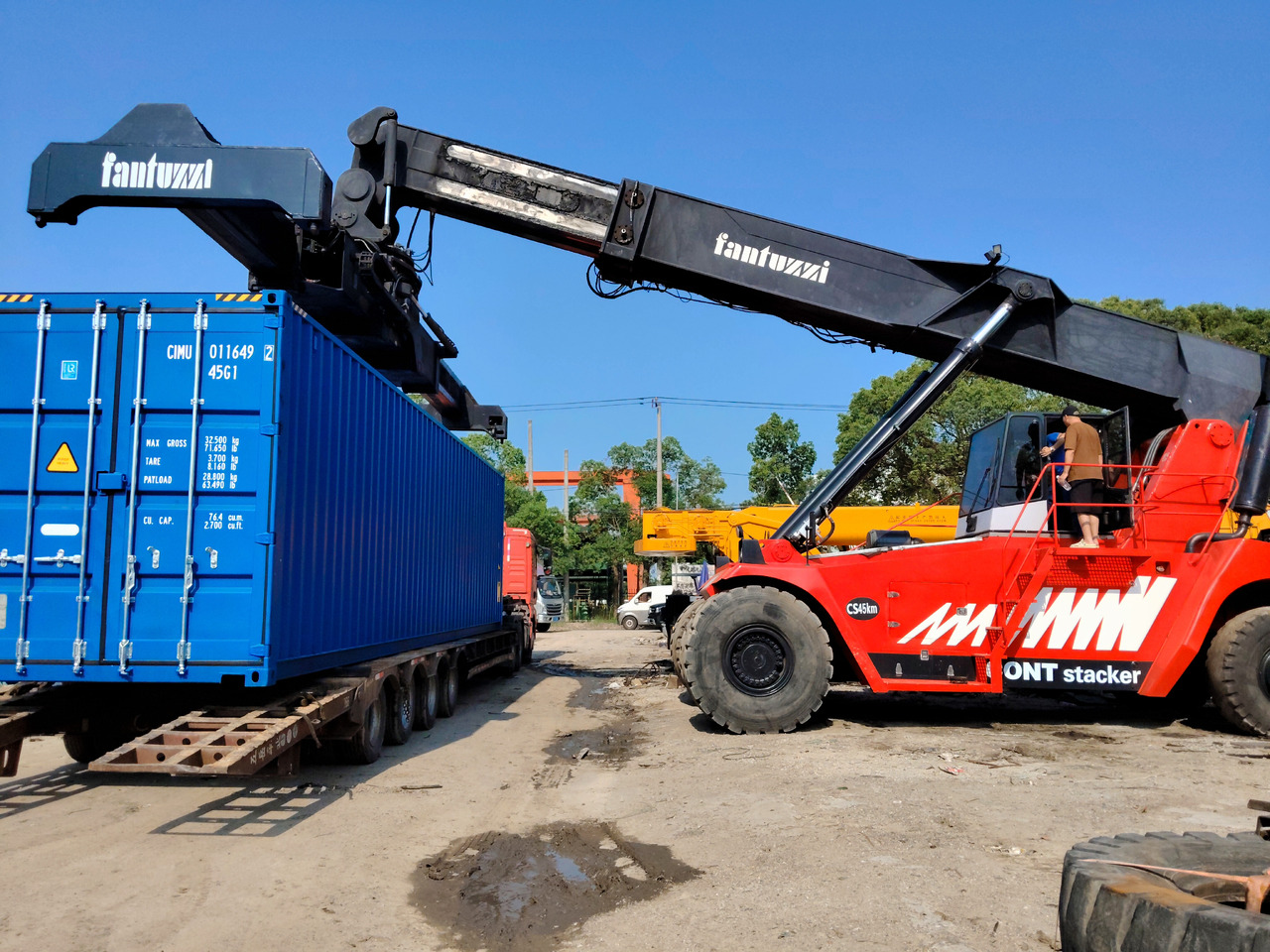 FANTUZZI CS45KM 45 TON - Ричстакер: фото 3 FANTUZZI CS45KM 45 TON - Ричстакер: фото 3