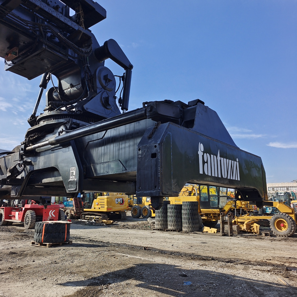 Ричстакер FANTUZZI CS45KMHD 45 TON: фото 6 Ричстакер FANTUZZI CS45KMHD 45 TON: фото 6