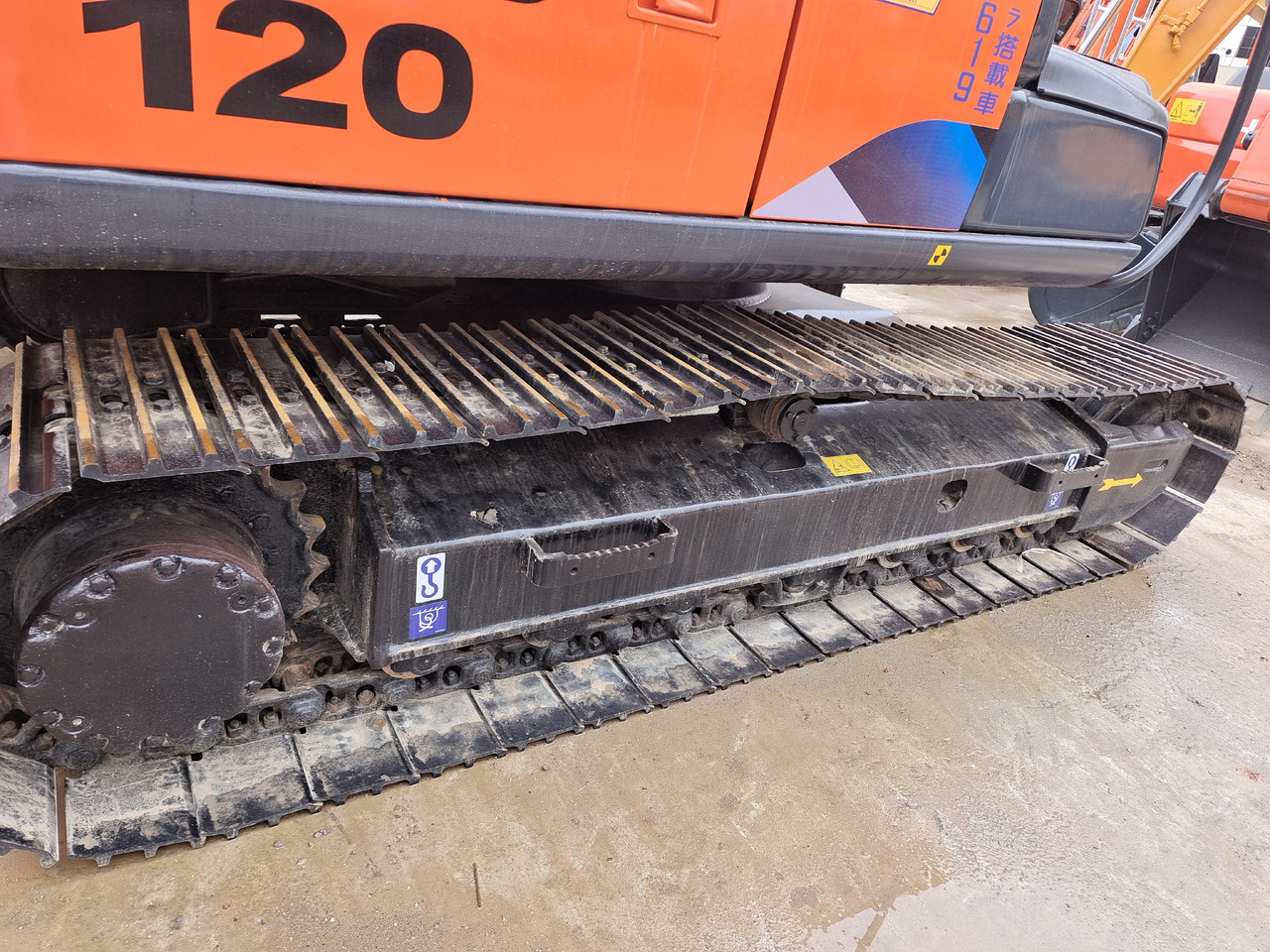 HITACHI ZX120 - Гусеничный экскаватор: фото 2 HITACHI ZX120 - Гусеничный экскаватор: фото 2