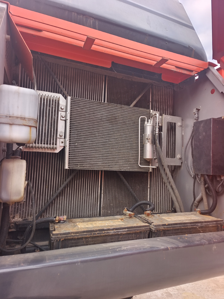 HITACHI ZX200-3 ZX 200 - 3G - Гусеничный экскаватор: фото 5 HITACHI ZX200-3 ZX 200 - 3G - Гусеничный экскаватор: фото 5