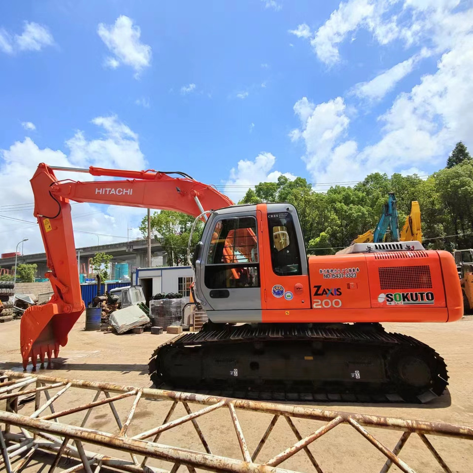 HITACHI ZX200-3 ZX200 - 3 ZX 200 - Гусеничный экскаватор: фото 1 HITACHI ZX200-3 ZX200 - 3 ZX 200 - Гусеничный экскаватор: фото 1