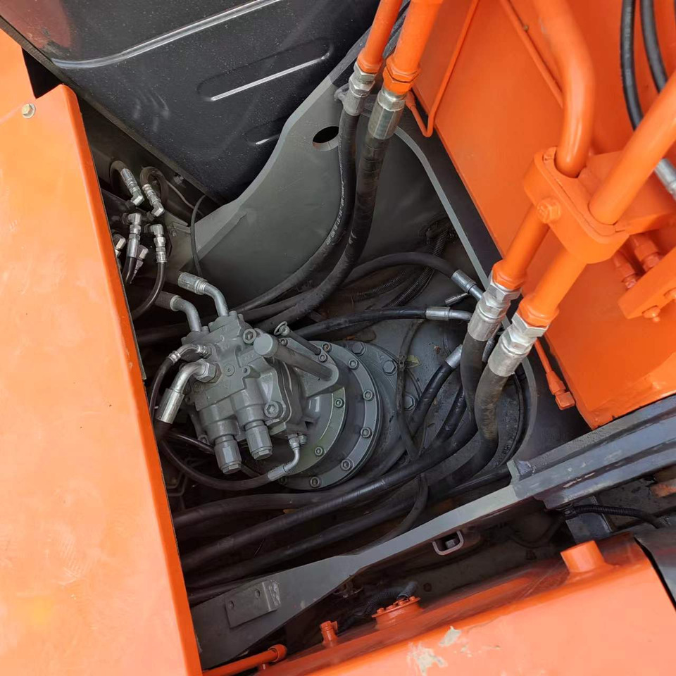HITACHI ZX200-3 ZX200-3G ZX200 - Гусеничный экскаватор: фото 3 HITACHI ZX200-3 ZX200-3G ZX200 - Гусеничный экскаватор: фото 3