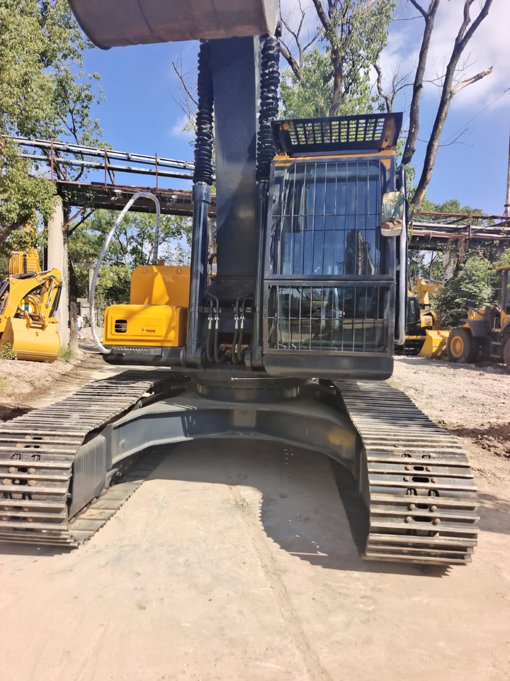 Гусеничный экскаватор HYUNDAI HX220HD WITH 4 CAMERAS: фото 1