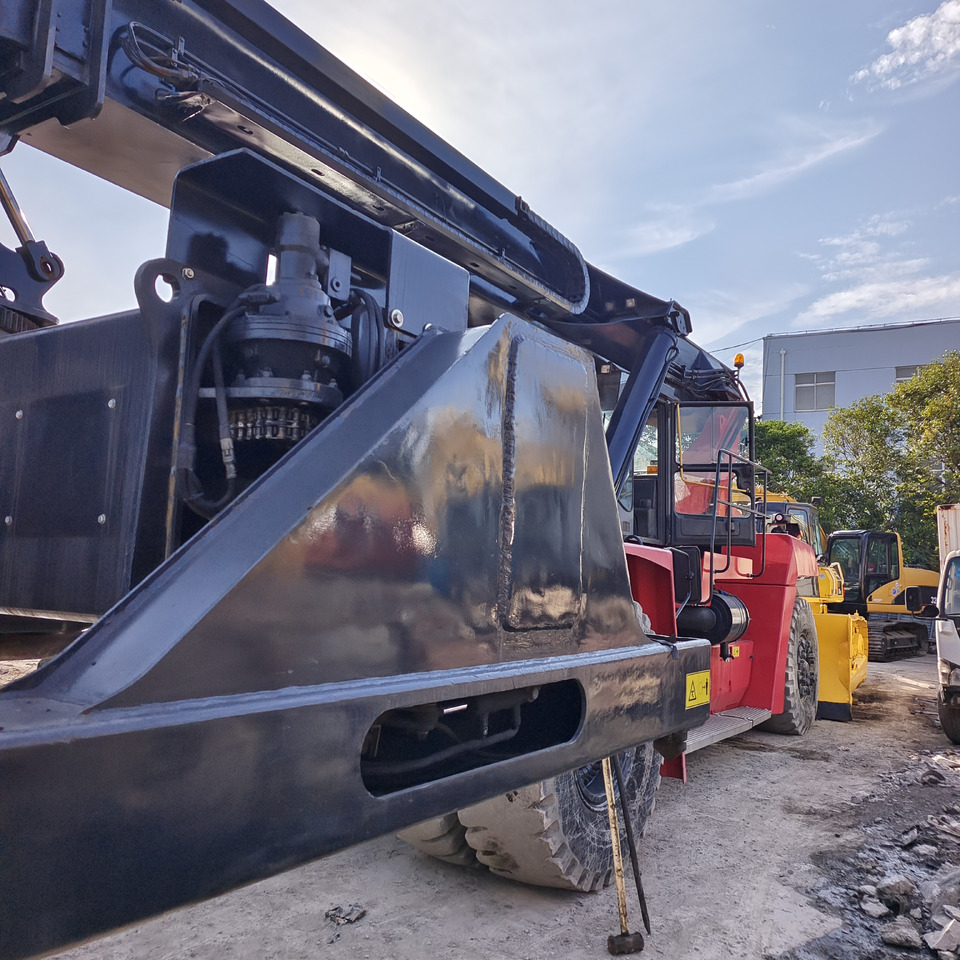 KALMAR DRT450 45 TON DRF 450 DRU450 DRD 450 - Ричстакер: фото 5 KALMAR DRT450 45 TON DRF 450 DRU450 DRD 450 - Ричстакер: фото 5