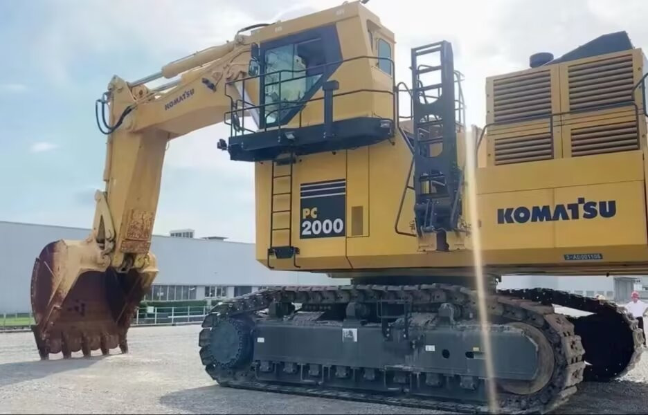 KOMATSU PC2000-8 PC 2000 - 8 Mining Crawler Excavator - Горнодобывающая техника: фото 2 KOMATSU PC2000-8 PC 2000 - 8 Mining Crawler Excavator - Горнодобывающая техника: фото 2