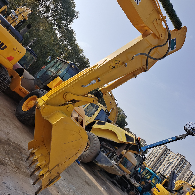 KOMATSU PC220-8N1 - Гусеничный экскаватор: фото 5 KOMATSU PC220-8N1 - Гусеничный экскаватор: фото 5