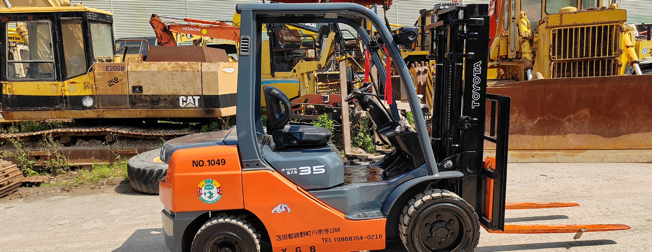 TOYOTA FD 35 - Вилочный погрузчик: фото 1 TOYOTA FD 35 - Вилочный погрузчик: фото 1