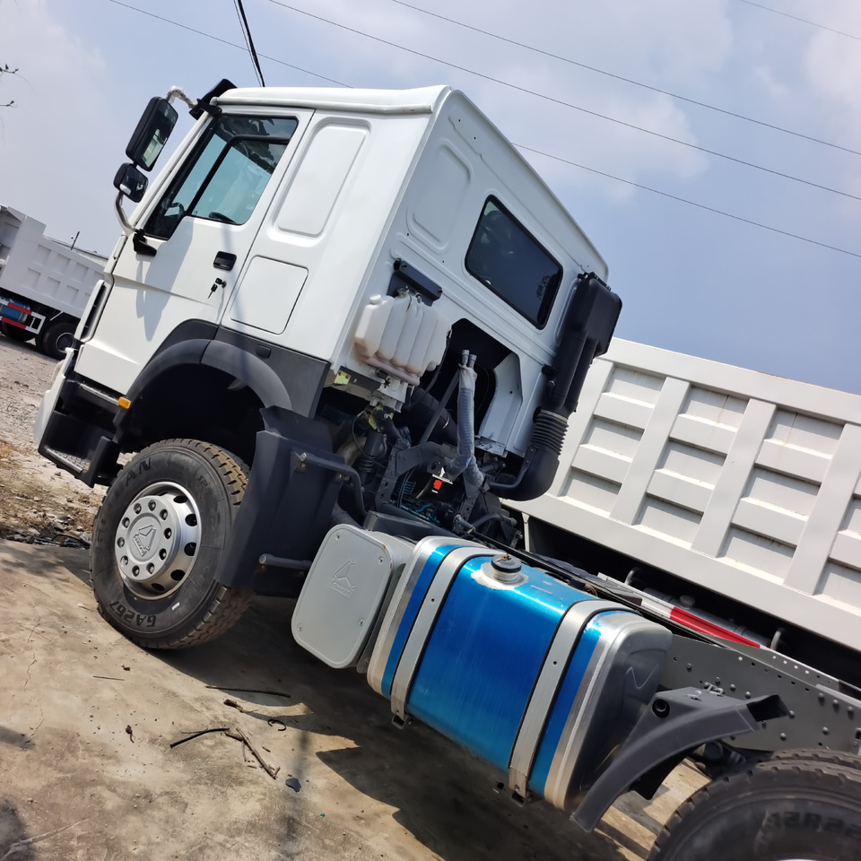 SINOTRUK HOWO 6*4 371HP - Тягач: фото 1 SINOTRUK HOWO 6*4 371HP - Тягач: фото 1