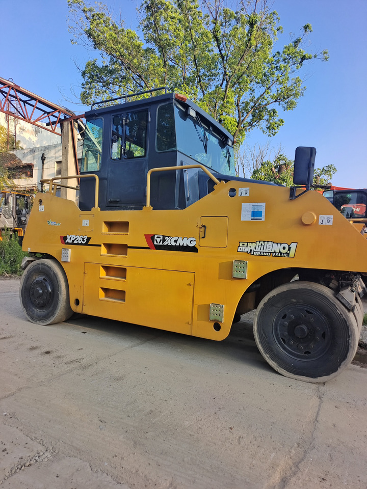 XCMG XP263 - Пневмоколесный каток: фото 3 XCMG XP263 - Пневмоколесный каток: фото 3