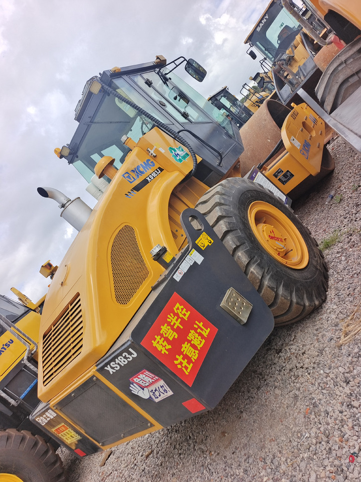 XCMG XS183J - Дорожный каток: фото 3 XCMG XS183J - Дорожный каток: фото 3