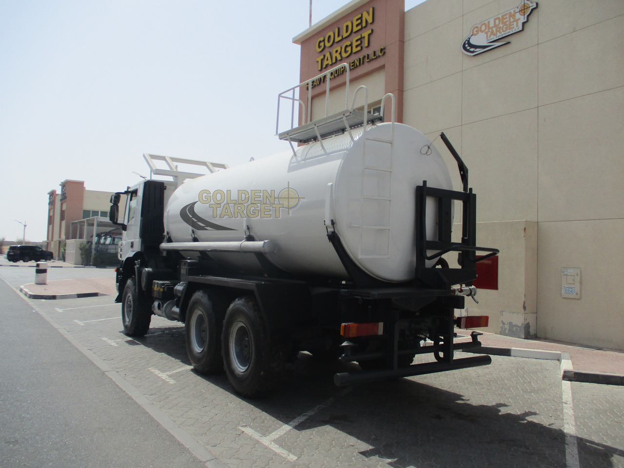 IVECO TRAKKER 380 6x6 Tanker - Грузовик-цистерна: фото 4 IVECO TRAKKER 380 6x6 Tanker - Грузовик-цистерна: фото 4