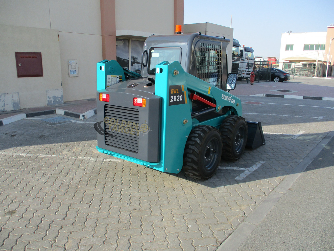 SUNWARD SWL2820 Skid Steer - Мини-погрузчик с бортовым поворотом: фото 3 SUNWARD SWL2820 Skid Steer - Мини-погрузчик с бортовым поворотом: фото 3