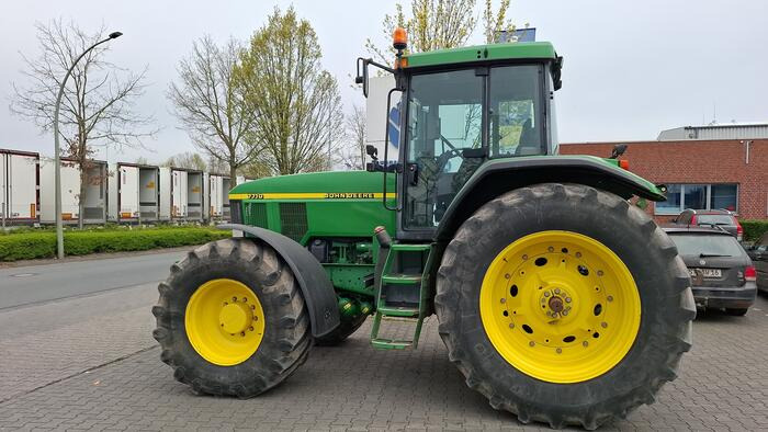 John Deere 7710 - Трактор: фото 5 John Deere 7710 - Трактор: фото 5