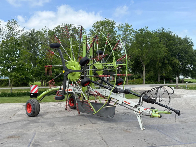Claas Liner 2900 Zwadhark 2 rotorhark zwiller - Сеноворошилка: фото 2 Claas Liner 2900 Zwadhark 2 rotorhark zwiller - Сеноворошилка: фото 2
