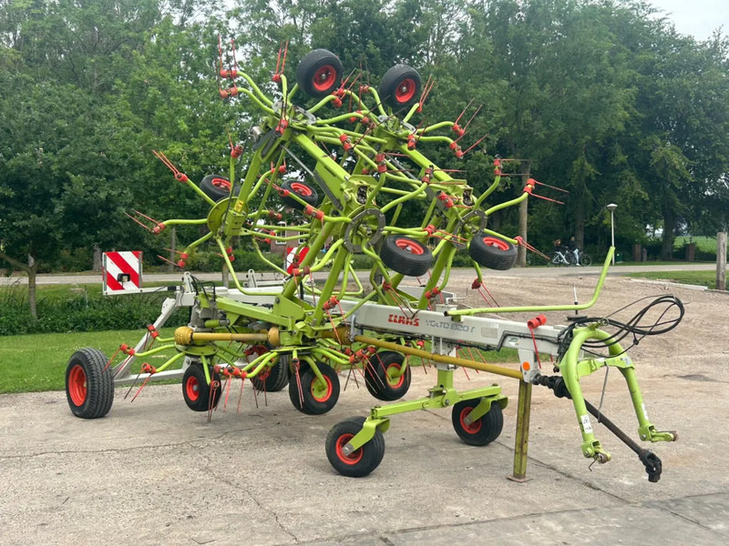 Claas Volto 1320 T Gedragen 13 meter schudder - Сеноворошилка: фото 1 Claas Volto 1320 T Gedragen 13 meter schudder - Сеноворошилка: фото 1