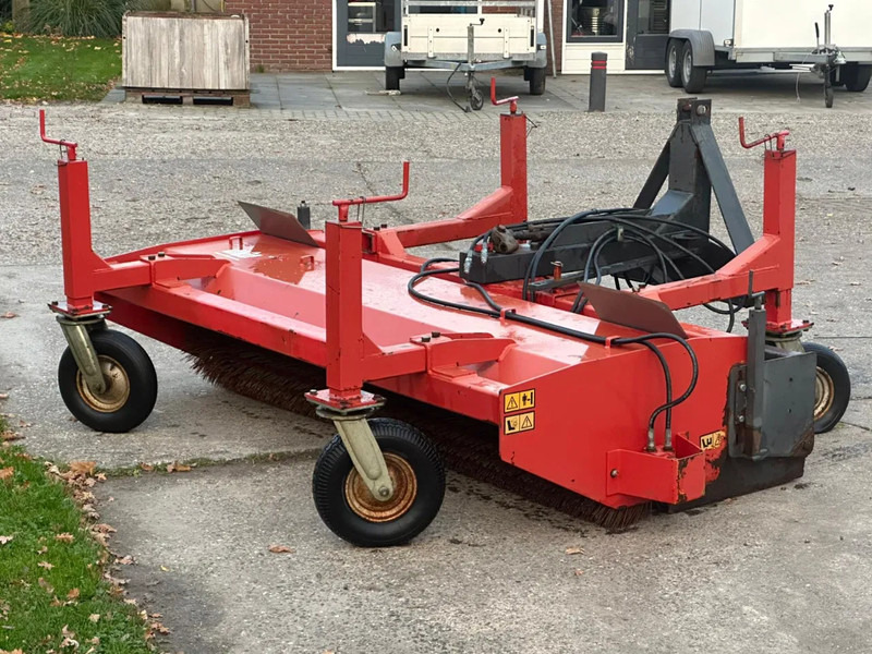 Hekamp Veegmachine met opvangbak Hydraulisch borstel - Трактор: фото 3 Hekamp Veegmachine met opvangbak Hydraulisch borstel - Трактор: фото 3