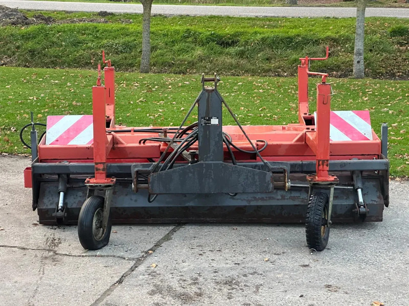 Hekamp Veegmachine met opvangbak Hydraulisch borstel - Трактор: фото 2 Hekamp Veegmachine met opvangbak Hydraulisch borstel - Трактор: фото 2