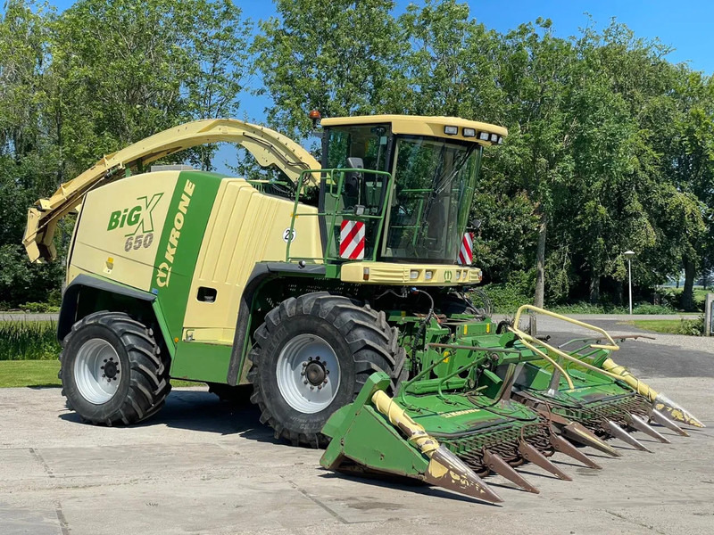 Krone Big X 650 V8 Maishakselaar Corn 4 WD Mais mercedes V8 - Измельчитель древесины: фото 2 Krone Big X 650 V8 Maishakselaar Corn 4 WD Mais mercedes V8 - Измельчитель древесины: фото 2
