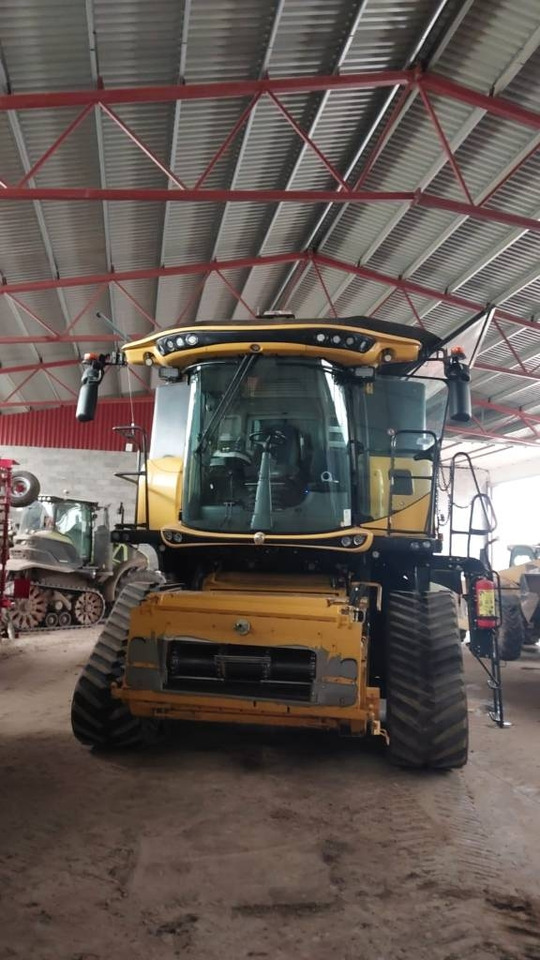 New Holland CR 9.90 - Зерноуборочный комбайн: фото 2 New Holland CR 9.90 - Зерноуборочный комбайн: фото 2