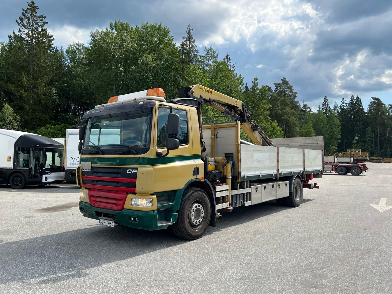 Kranbil DAF CF FA 75310U -2013 | Bakgavellyft | Palfinger | Nybesiktigad - Грузовик бортовой/ Платформа, Автоманипулятор: фото 1 Kranbil DAF CF FA 75310U -2013 | Bakgavellyft | Palfinger | Nybesiktigad - Грузовик бортовой/ Платформа, Автоманипулятор: фото 1