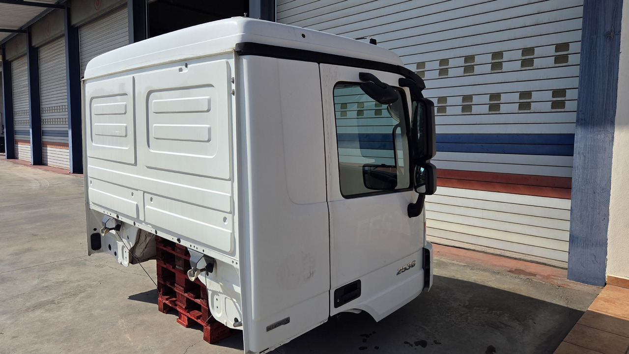 MERCEDES-BENZ ACTROS MP3 EURO 5 MEDIUM SIZE - Кабина: фото 5 MERCEDES-BENZ ACTROS MP3 EURO 5 MEDIUM SIZE - Кабина: фото 5