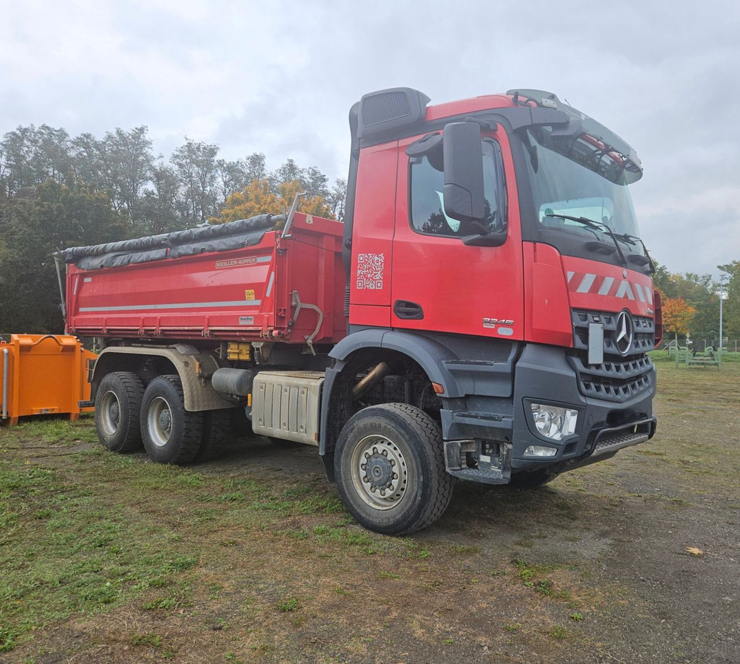 Mercedes-Benz Arocs 3346 6x6 Dreiseitenkipper mit Bordmatik - Самосвал: фото 4 Mercedes-Benz Arocs 3346 6x6 Dreiseitenkipper mit Bordmatik - Самосвал: фото 4