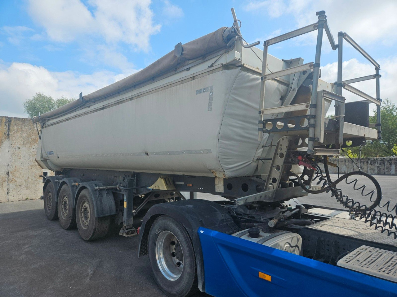 Schmitz Cargobull SKI 24 SL7.2 Stahlmulde Halbschale Thermomulde - Самосвальный полуприцеп: фото 1 Schmitz Cargobull SKI 24 SL7.2 Stahlmulde Halbschale Thermomulde - Самосвальный полуприцеп: фото 1