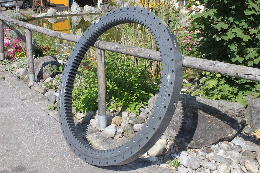 Atlas 1704 LC - Поворотное кольцо для Строительной техники: фото 1 Atlas 1704 LC - Поворотное кольцо для Строительной техники: фото 1