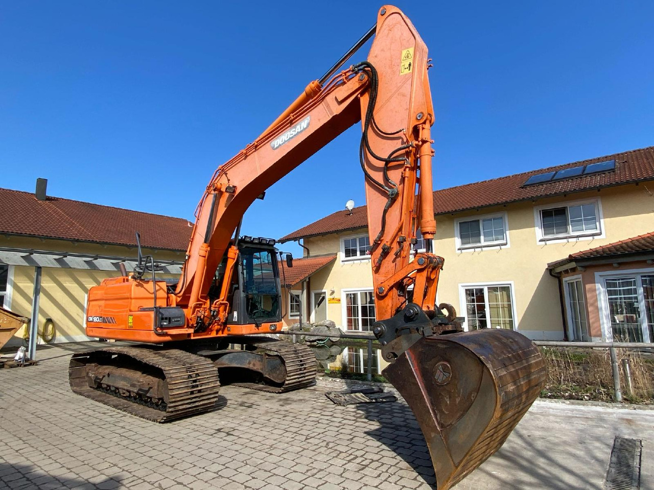 Doosan DX 180 LC -3 - Гусеничный экскаватор: фото 1 Doosan DX 180 LC -3 - Гусеничный экскаватор: фото 1