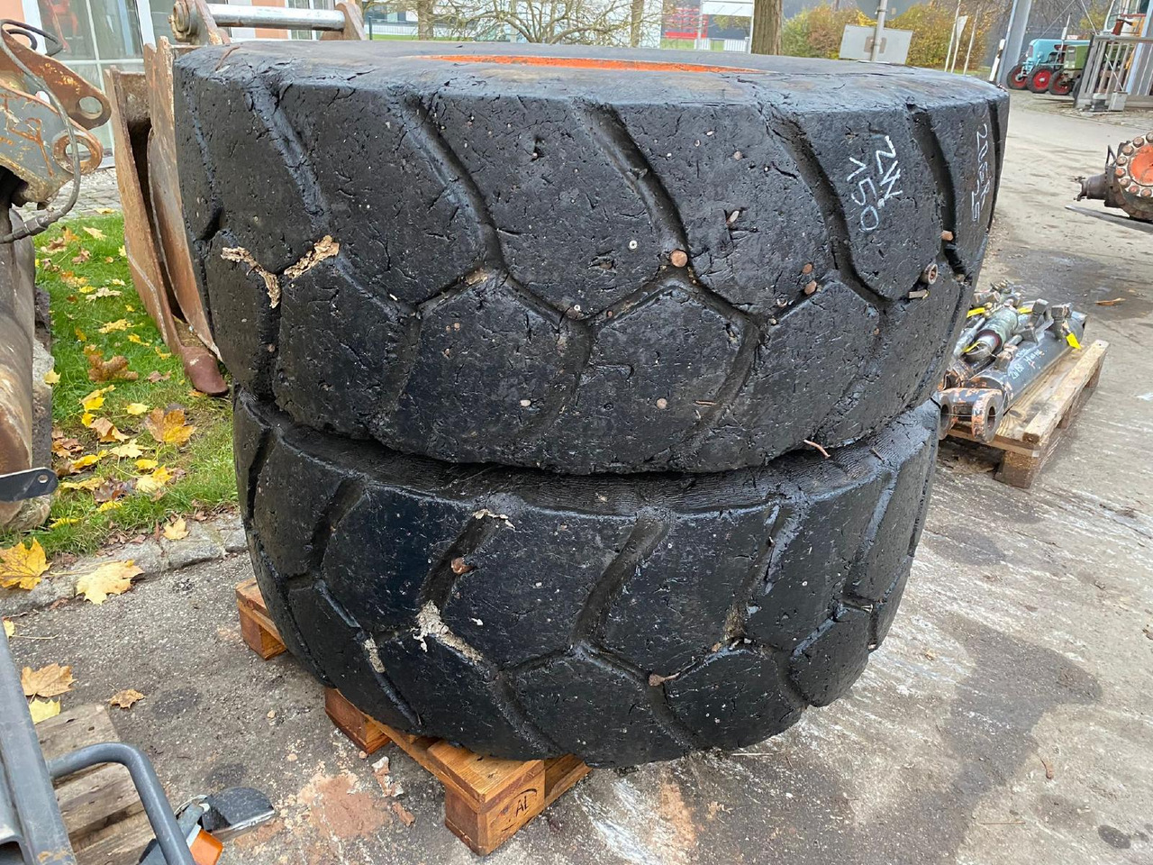 Hitachi 20,5 R 25 ZW 150 - Колесо для Строительной техники: фото 1 Hitachi 20,5 R 25 ZW 150 - Колесо для Строительной техники: фото 1