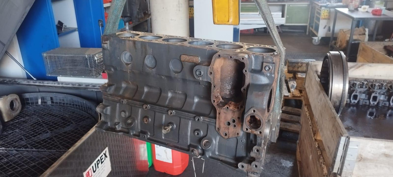 Komatsu SAA6D102E-2 - Двигатель для Строительной техники: фото 2 Komatsu SAA6D102E-2 - Двигатель для Строительной техники: фото 2