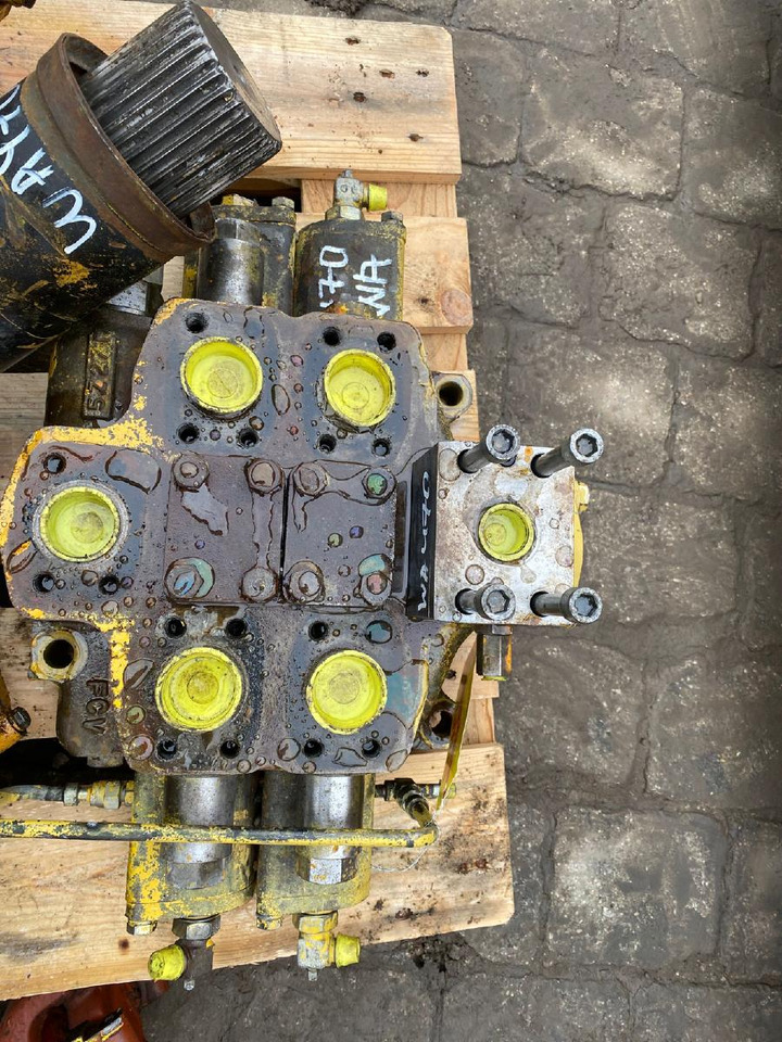 Komatsu WA 470-3 - Гидравлический клапан для Строительной техники: фото 5 Komatsu WA 470-3 - Гидравлический клапан для Строительной техники: фото 5