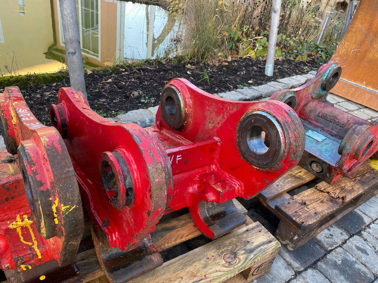 Lehnhoff SW F NEW Holland E 215 - Сцепное устройство: фото 2 Lehnhoff SW F NEW Holland E 215 - Сцепное устройство: фото 2