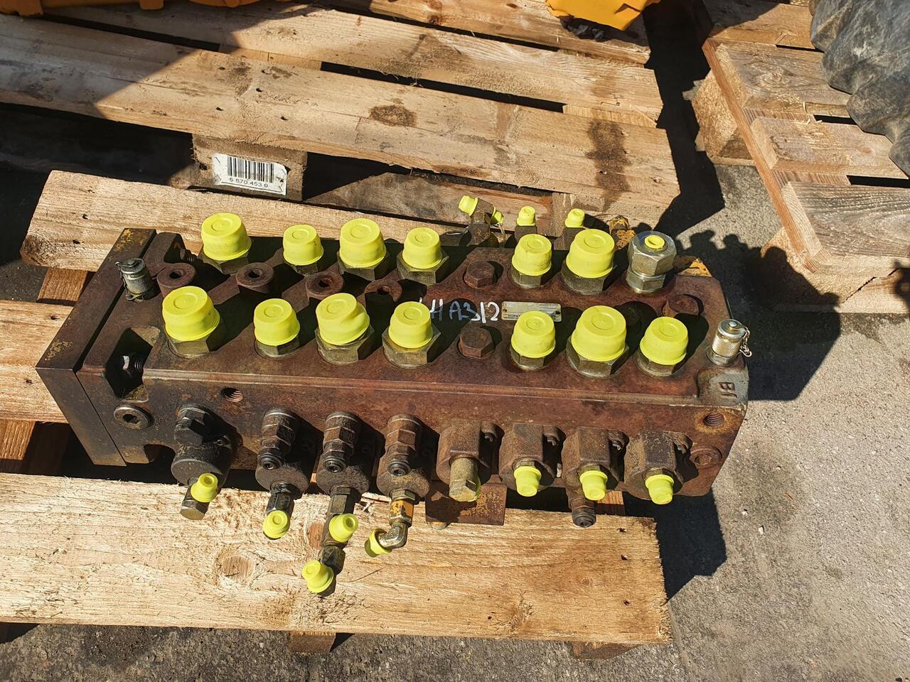 Liebherr A 312 - Гидравлический клапан для Строительной техники: фото 2 Liebherr A 312 - Гидравлический клапан для Строительной техники: фото 2