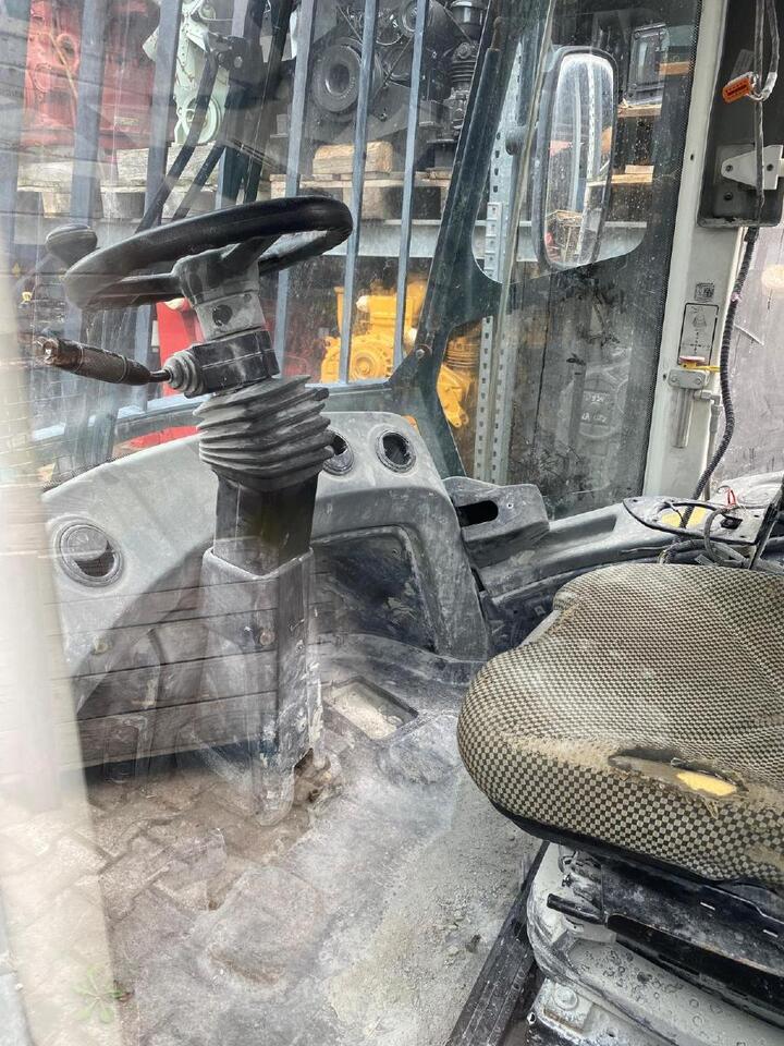 Liebherr L 566 - Кабина для Строительной техники: фото 3 Liebherr L 566 - Кабина для Строительной техники: фото 3