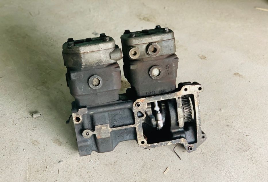 WABCO 2 cylindry oryginał 51.54112-3028 MAN TGA 51.54112-3028 - Пневмокомпрессор для Грузовиков: фото 1 WABCO 2 cylindry oryginał 51.54112-3028 MAN TGA 51.54112-3028 - Пневмокомпрессор для Грузовиков: фото 1