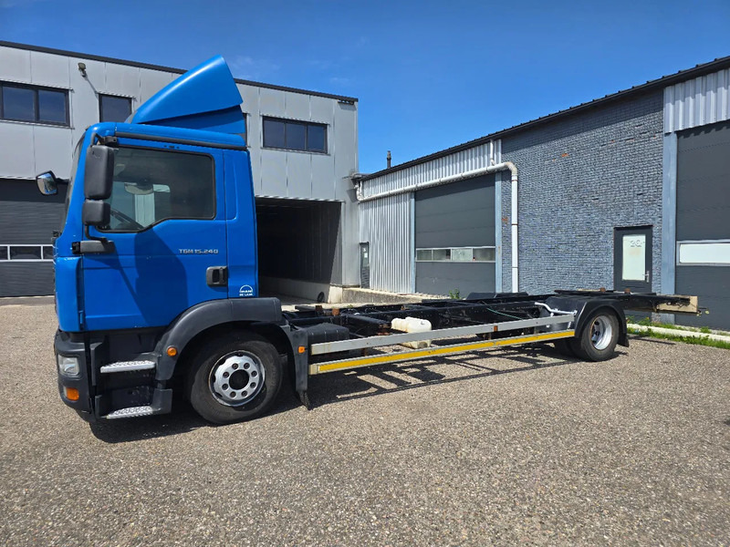 MAN TGM 15.240 TGM BDF - Грузовик-контейнеровоз/ Сменный кузов: фото 4 MAN TGM 15.240 TGM BDF - Грузовик-контейнеровоз/ Сменный кузов: фото 4
